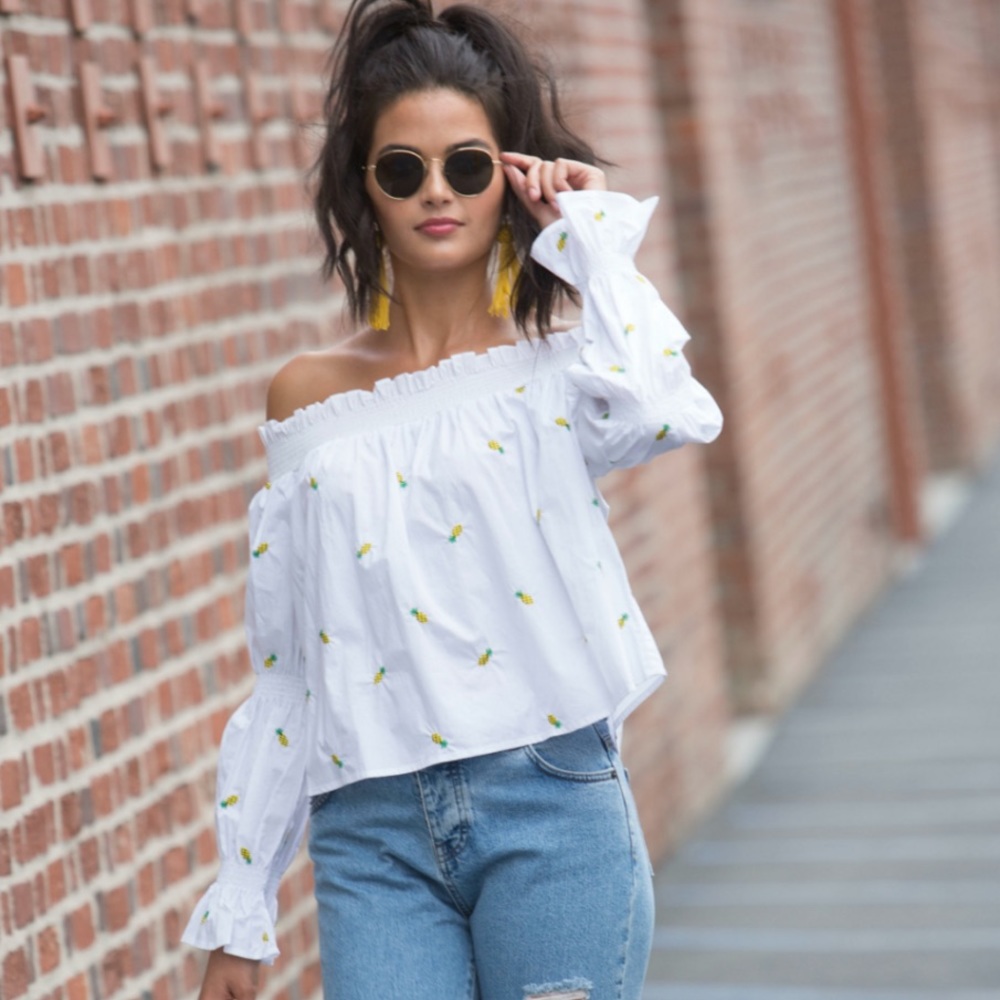 NWT BISHOP + YOUNG PINEAPPLE PRINT OFF THE SHOULDER TOP SIZE MEDIUM
